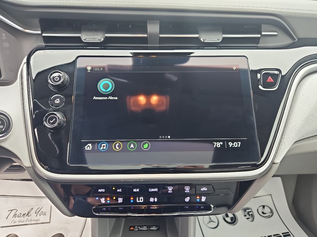 2022 Chevrolet Bolt EUV view 16
