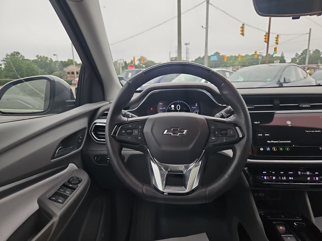 2022 Chevrolet Bolt EUV view 8