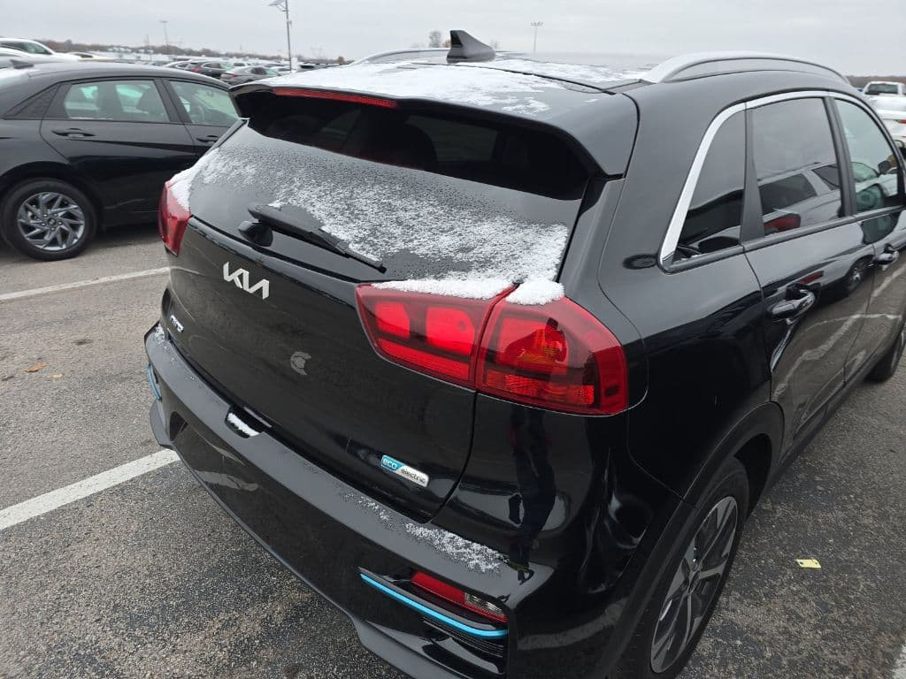 2022 Kia Niro EV view 3