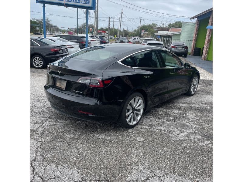 2018 Tesla Model 3 view 3
