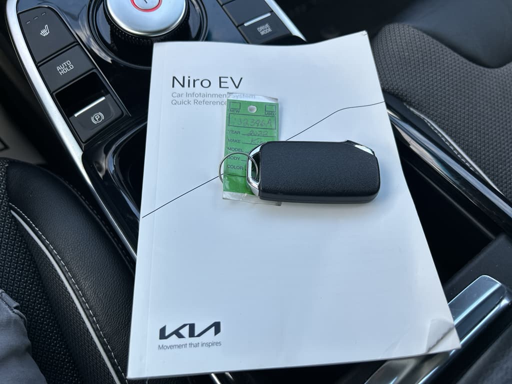 2022 Kia Niro EV view 18