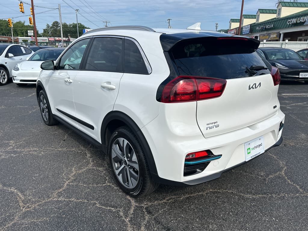 2022 Kia Niro EV view 2