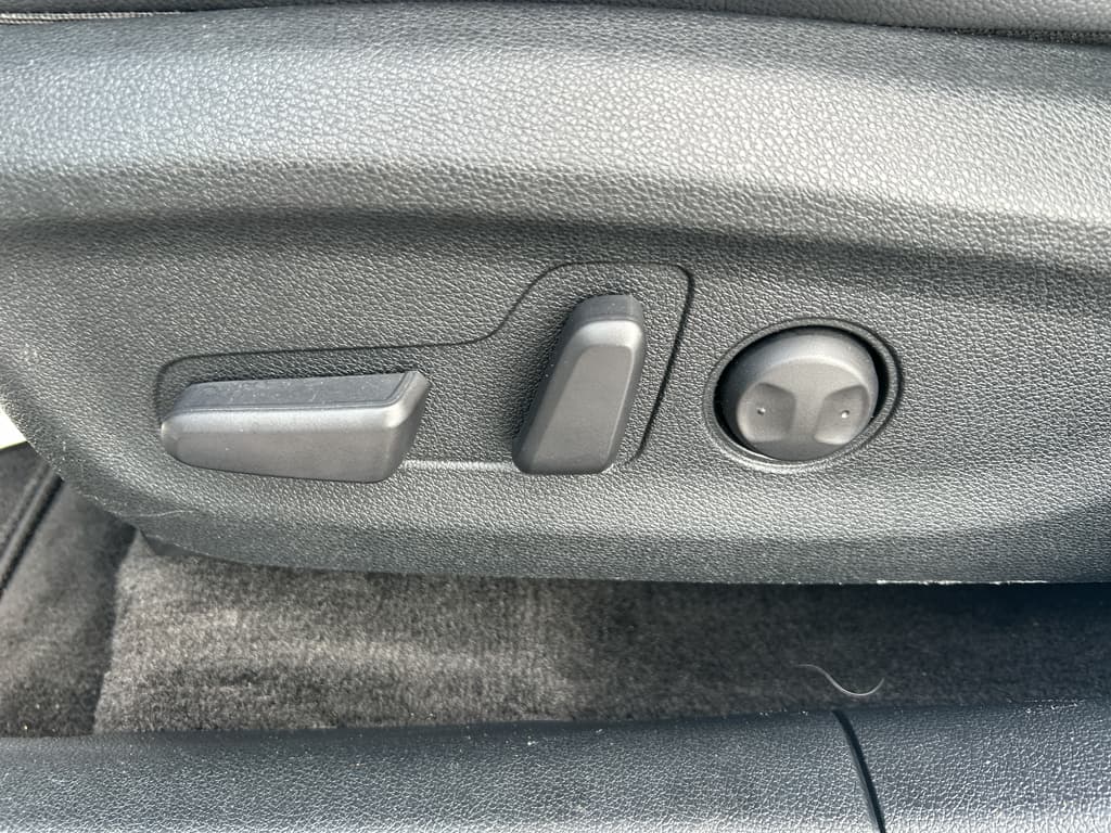 2022 Kia Niro EV view 7
