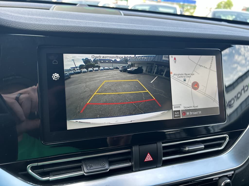 2022 Kia Niro EV view 11
