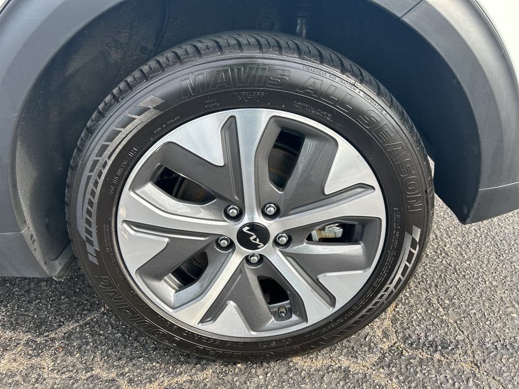2022 Kia Niro EV view 29