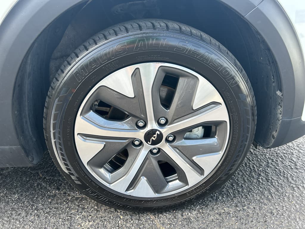 2022 Kia Niro EV view 25