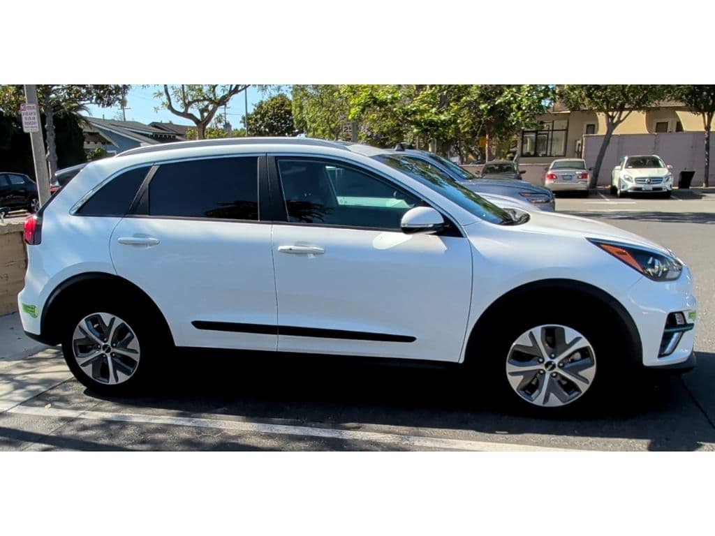 2022 Kia Niro EV view 3