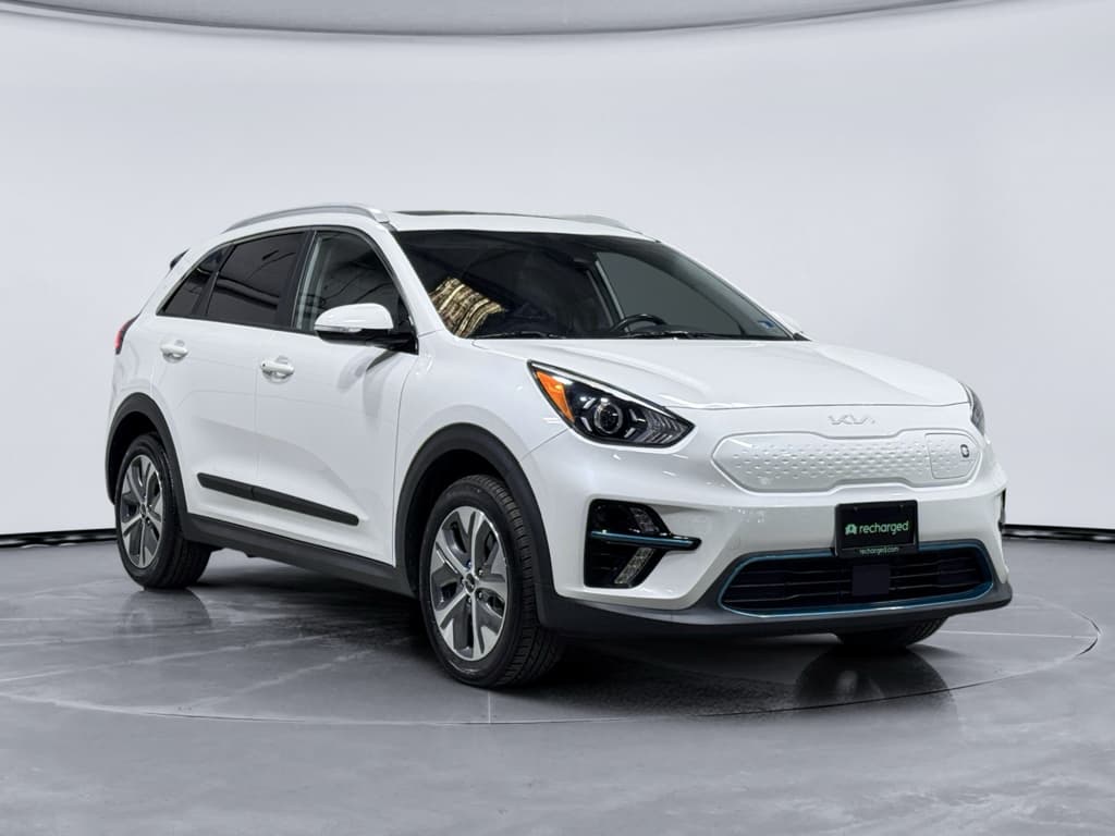 2022 Kia Niro EV view 4
