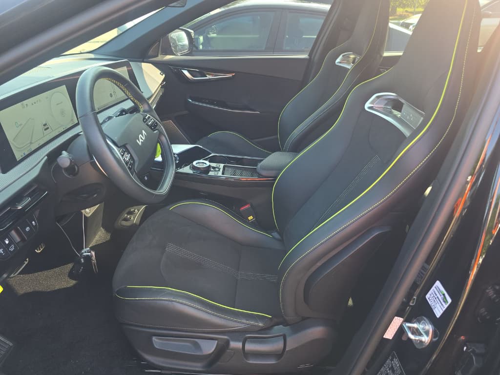 2023 Kia EV6 view 5