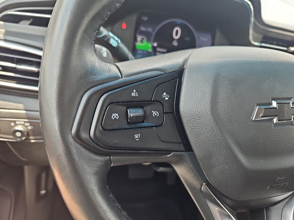 2023 Chevrolet Bolt EV view 9