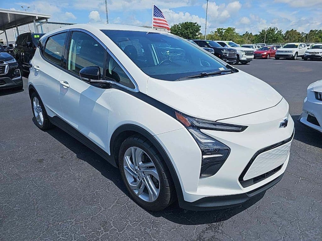 2023 Chevrolet Bolt EV view 4