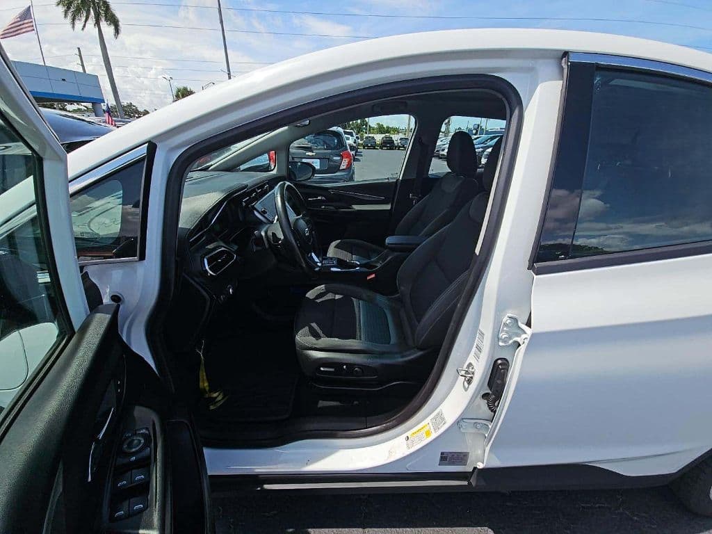 2023 Chevrolet Bolt EV view 5