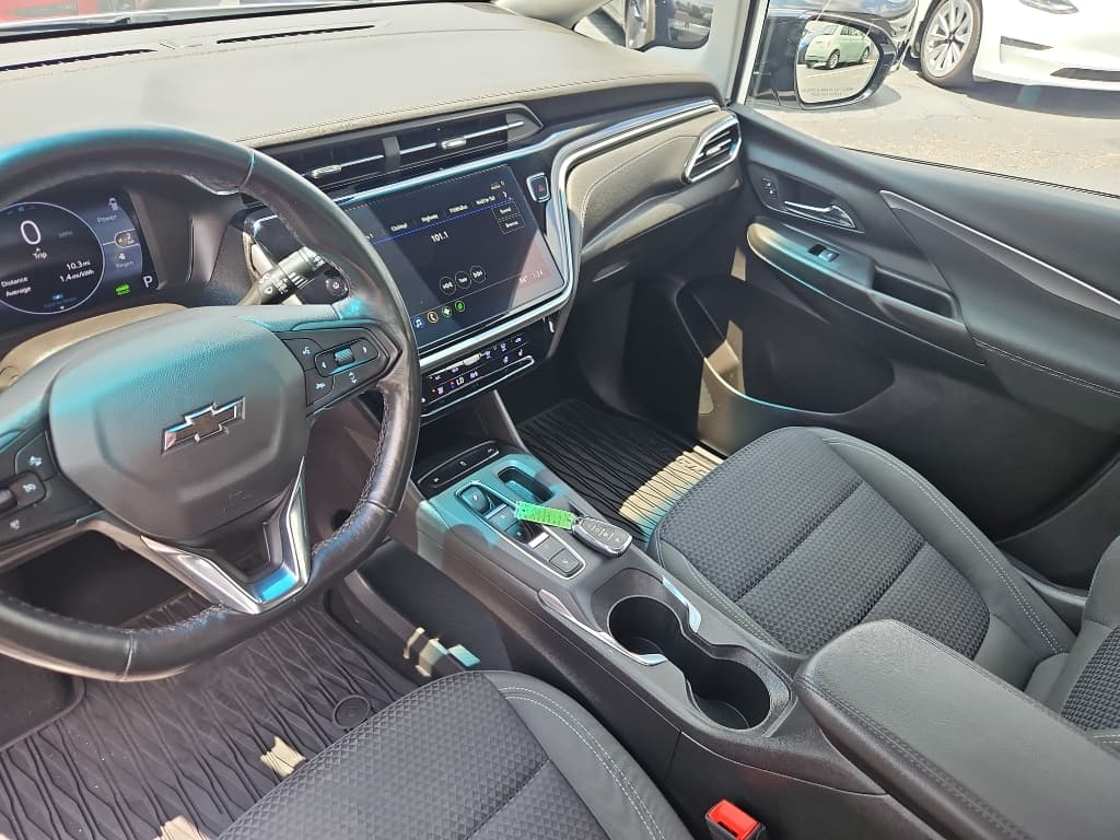 2023 Chevrolet Bolt EV view 18