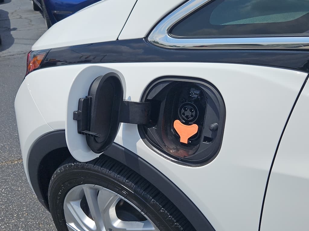 2023 Chevrolet Bolt EV view 5