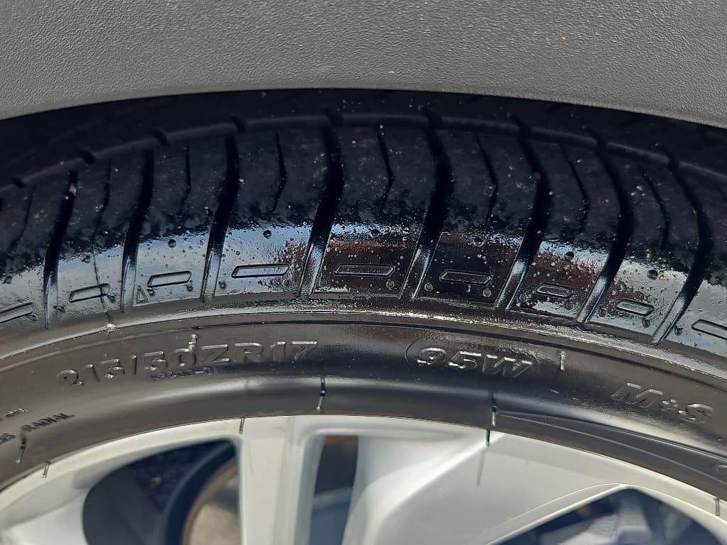 2023 Chevrolet Bolt EV view 29