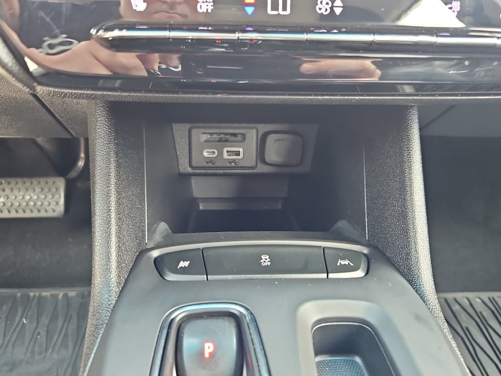2023 Chevrolet Bolt EV view 20