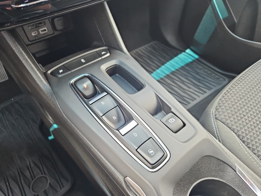 2023 Chevrolet Bolt EV view 19