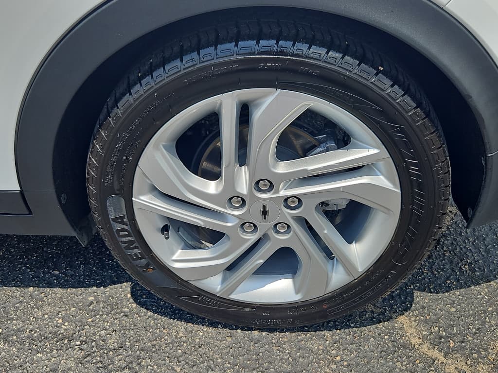 2023 Chevrolet Bolt EV view 28