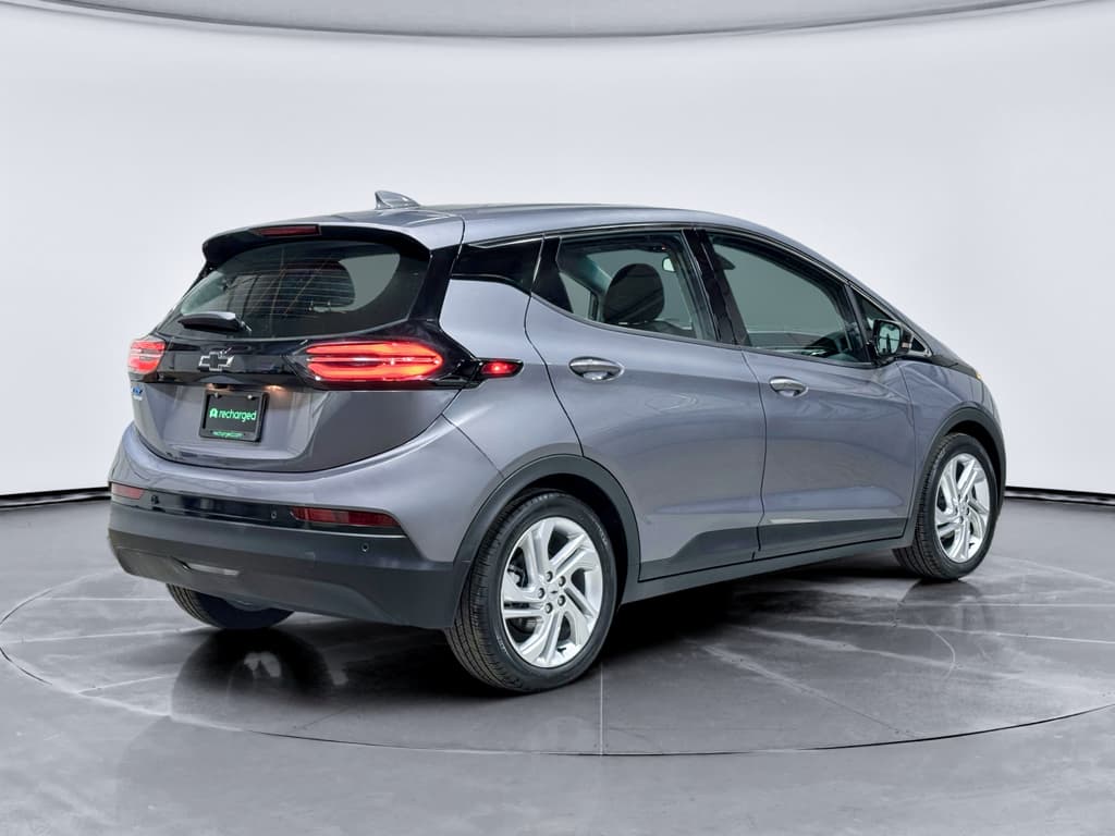 2022 Chevrolet Bolt EV view 3