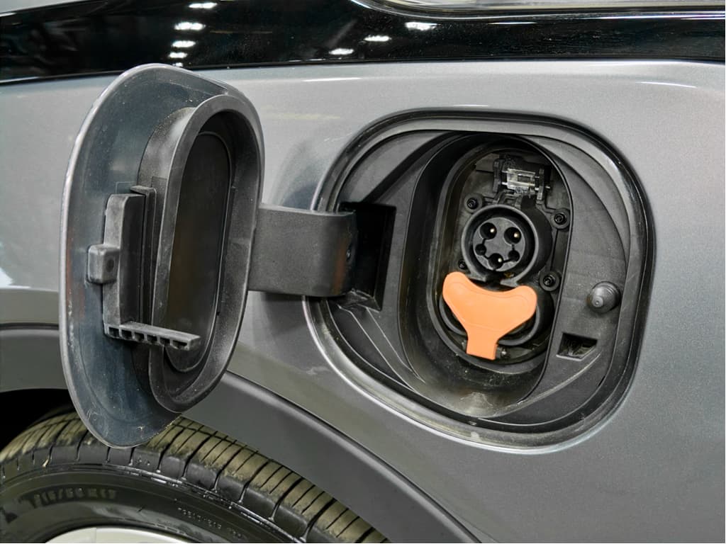 2022 Chevrolet Bolt EV view 5