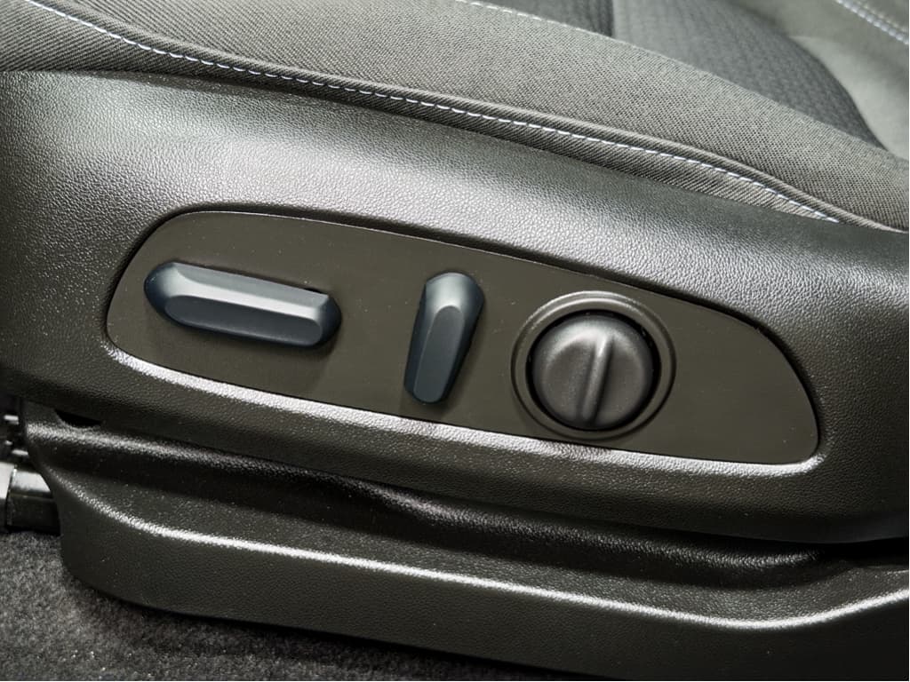 2022 Chevrolet Bolt EV view 7