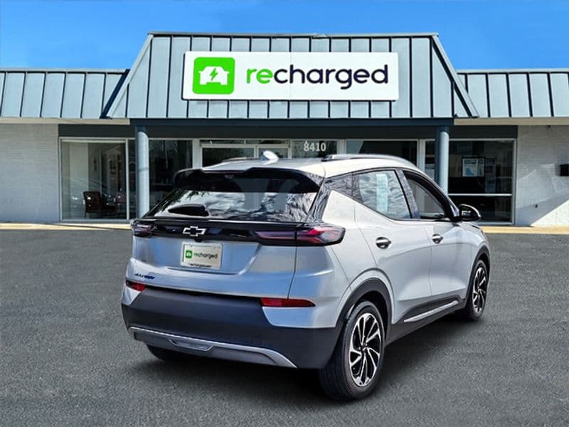 2022 Chevrolet Bolt EUV view 4