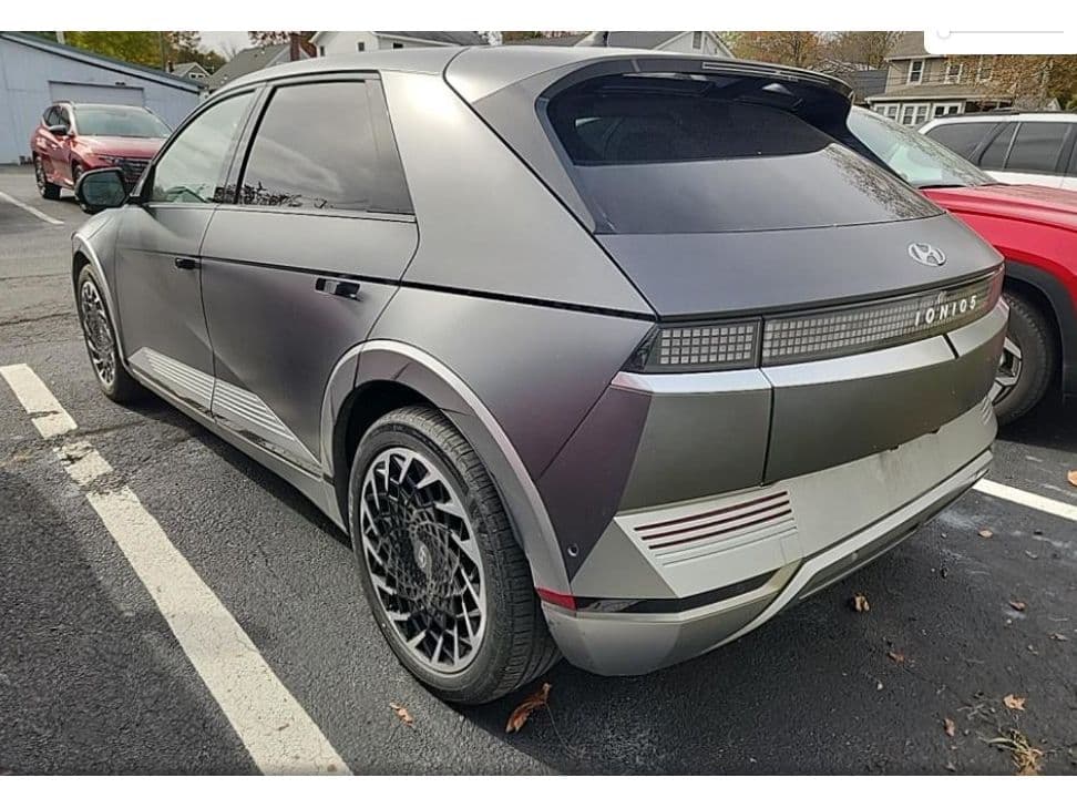 2023 Hyundai IONIQ 5 view 2