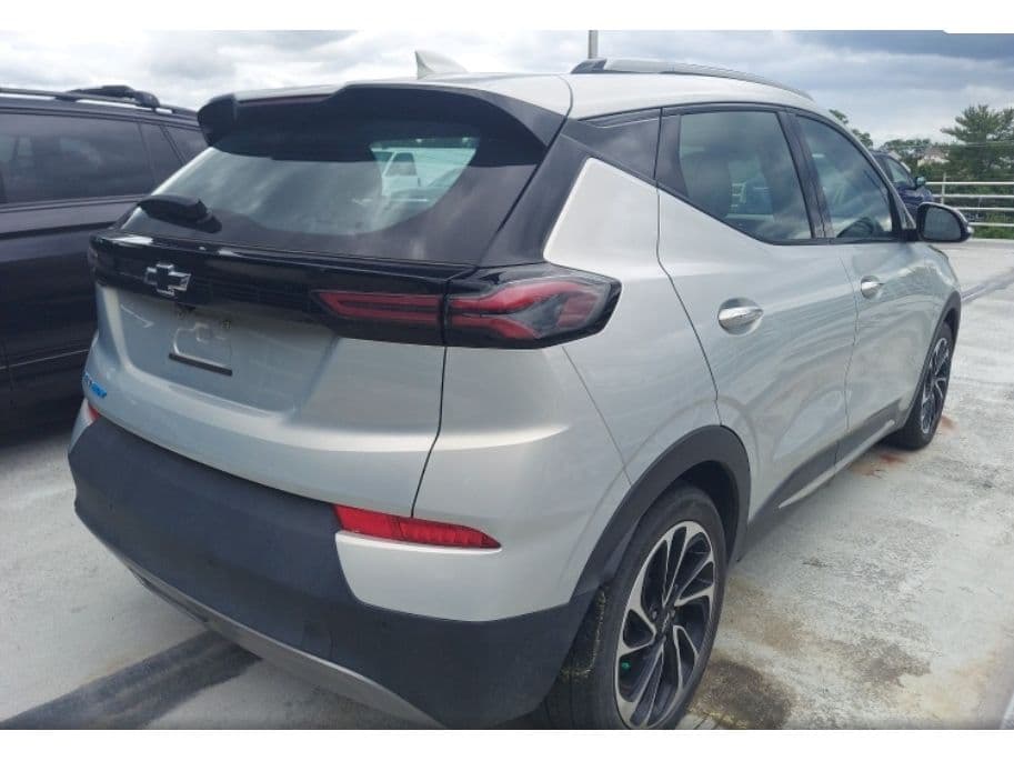 2022 Chevrolet Bolt EUV view 4