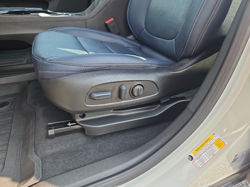 2022 Chevrolet Bolt EUV view 7