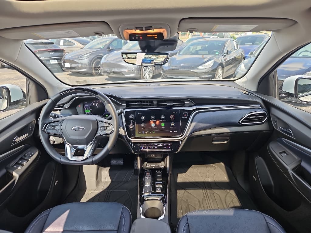 2022 Chevrolet Bolt EUV view 16
