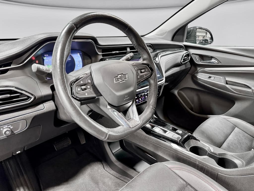 2023 Chevrolet Bolt EUV view 18