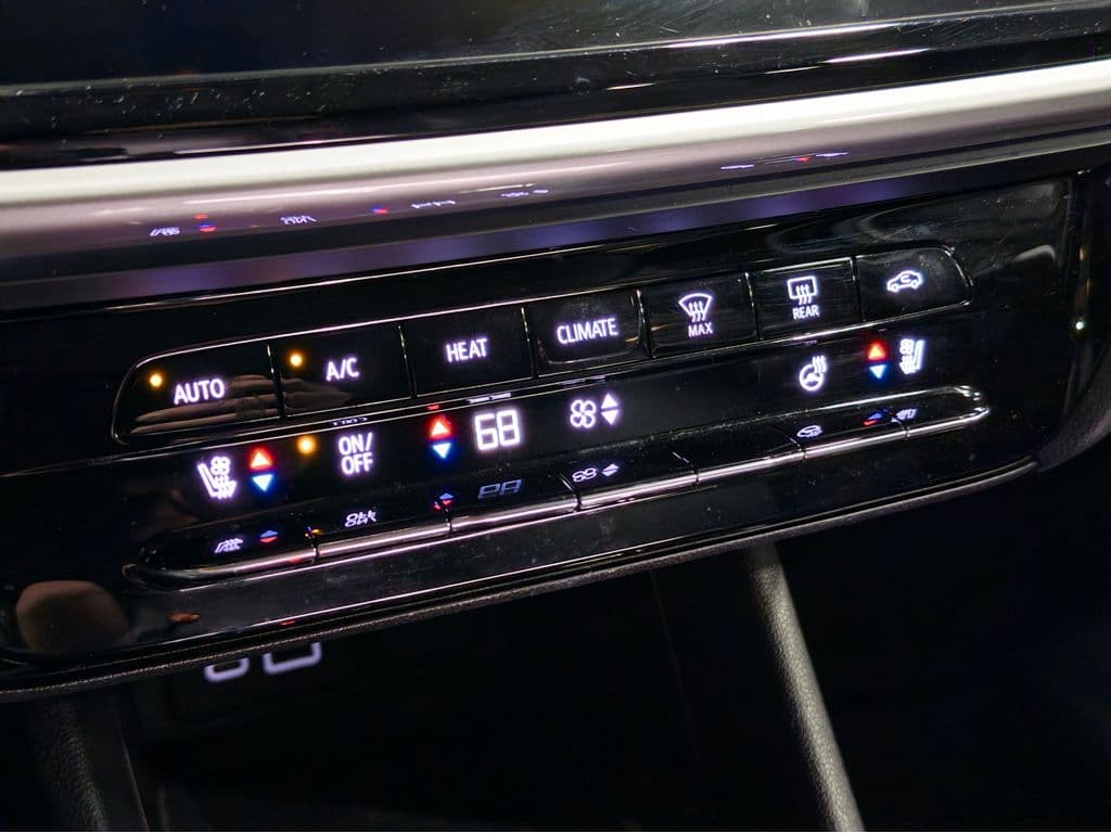 2023 Chevrolet Bolt EUV view 15