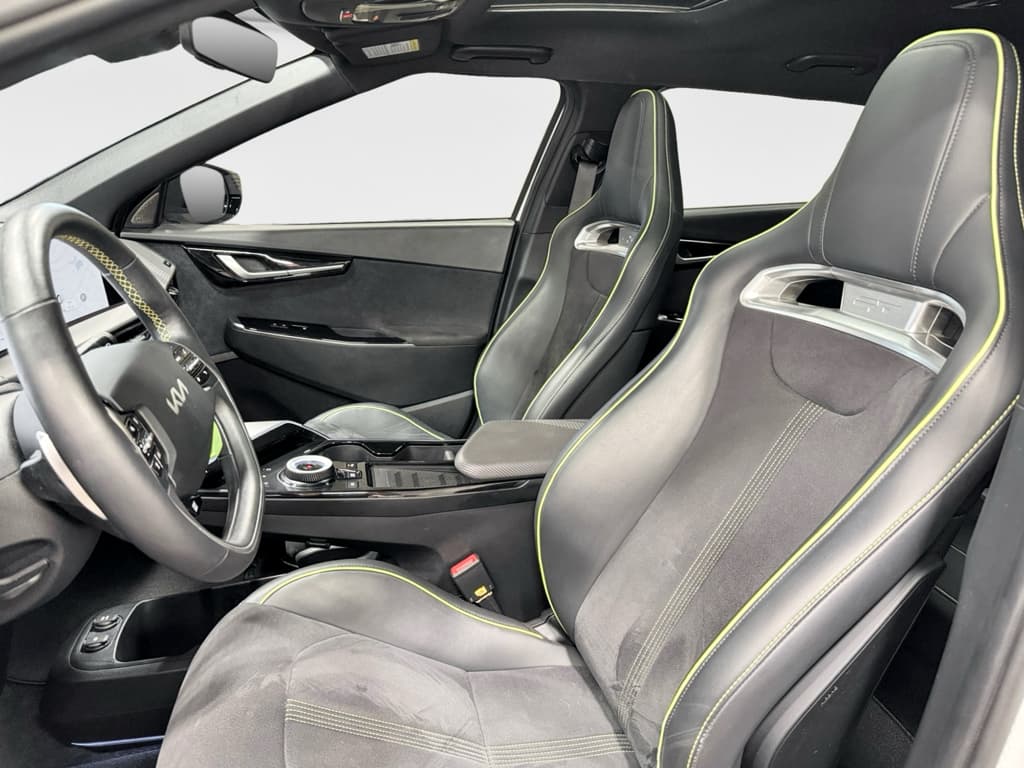 2023 Kia EV6 view 17