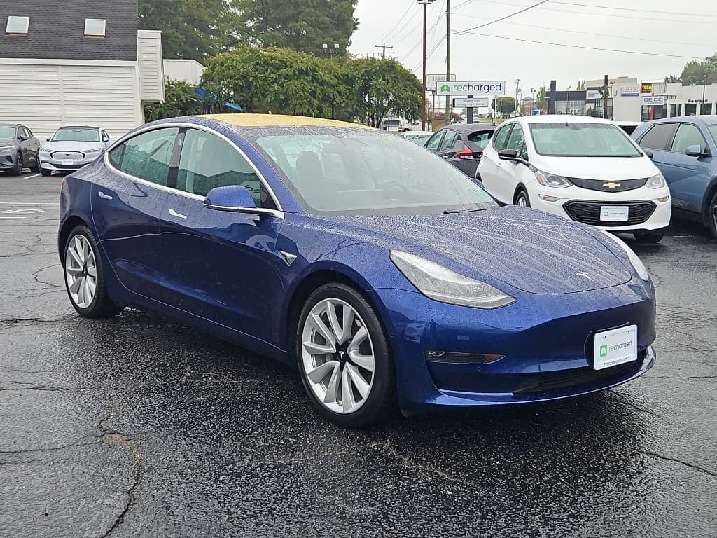 2018 Tesla Model 3 view 4