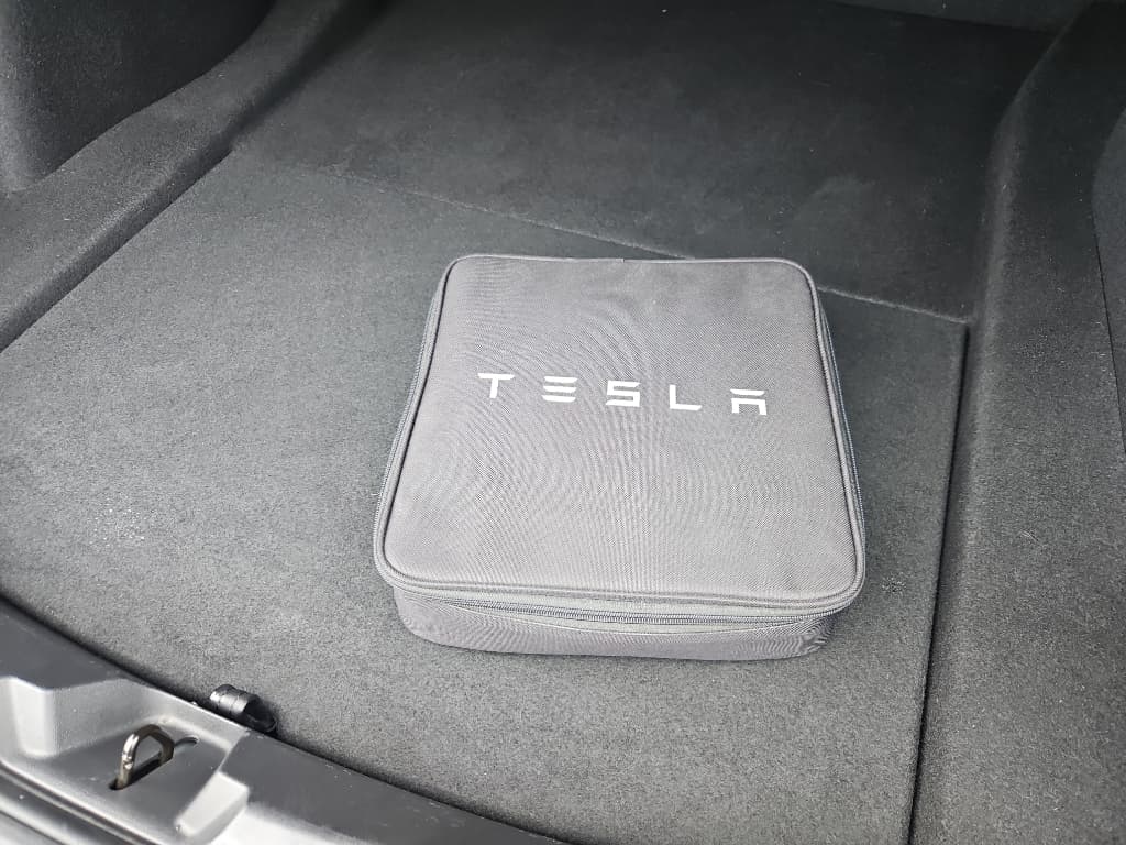 2018 Tesla Model 3 view 6