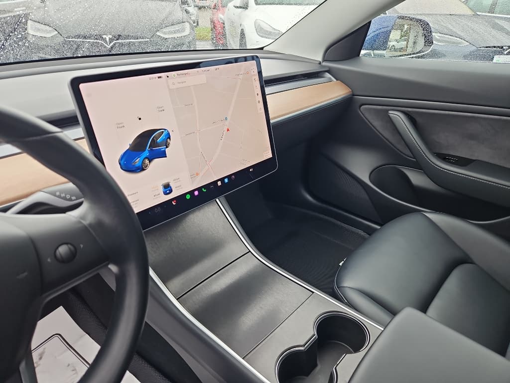 2018 Tesla Model 3 view 17