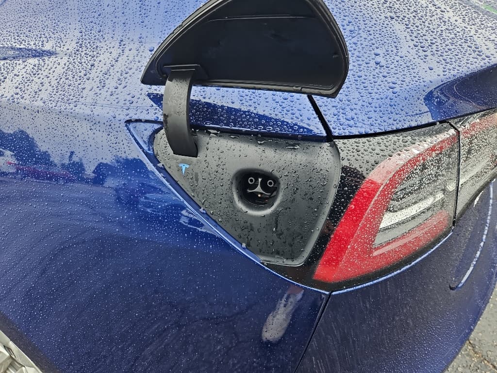 2018 Tesla Model 3 view 5
