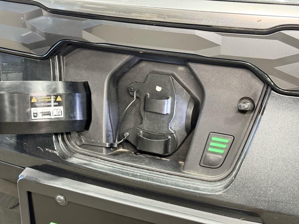 2025 Kia Niro EV view 5