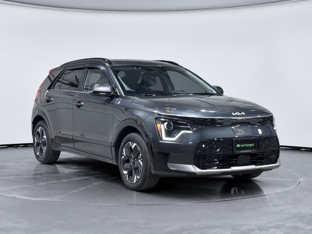 2025 Kia Niro EV view 4
