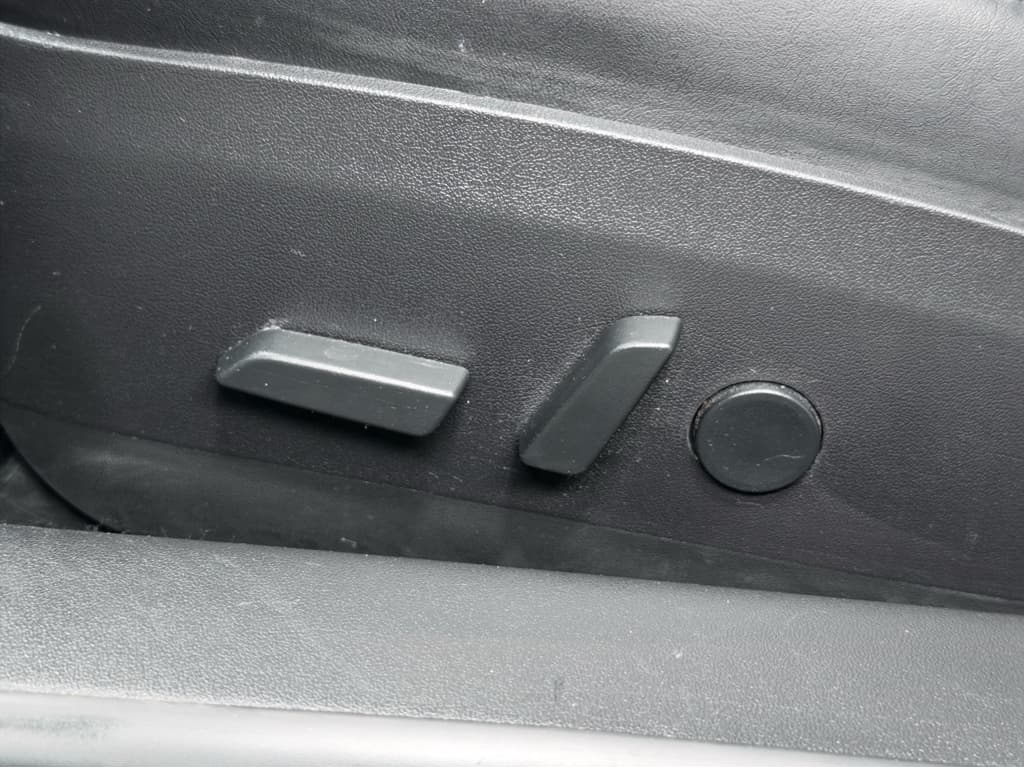 2018 Tesla Model 3 view 6