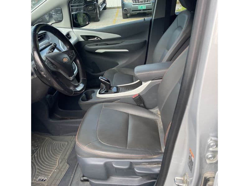 2019 Chevrolet Bolt EV view 9