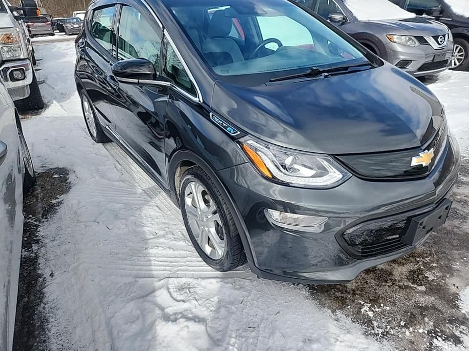 2019 Chevrolet Bolt EV view 3