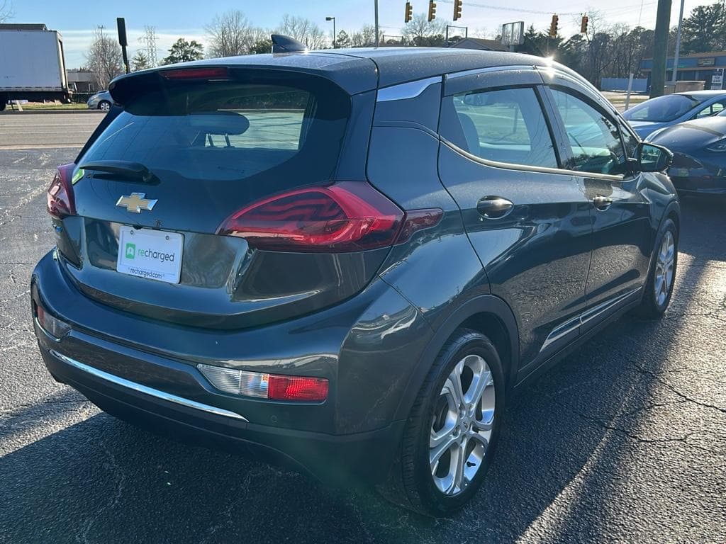 2019 Chevrolet Bolt EV view 3