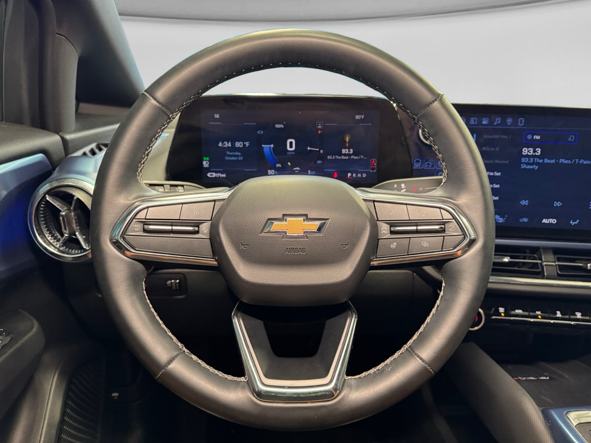2025 Chevrolet Equinox EV view 8