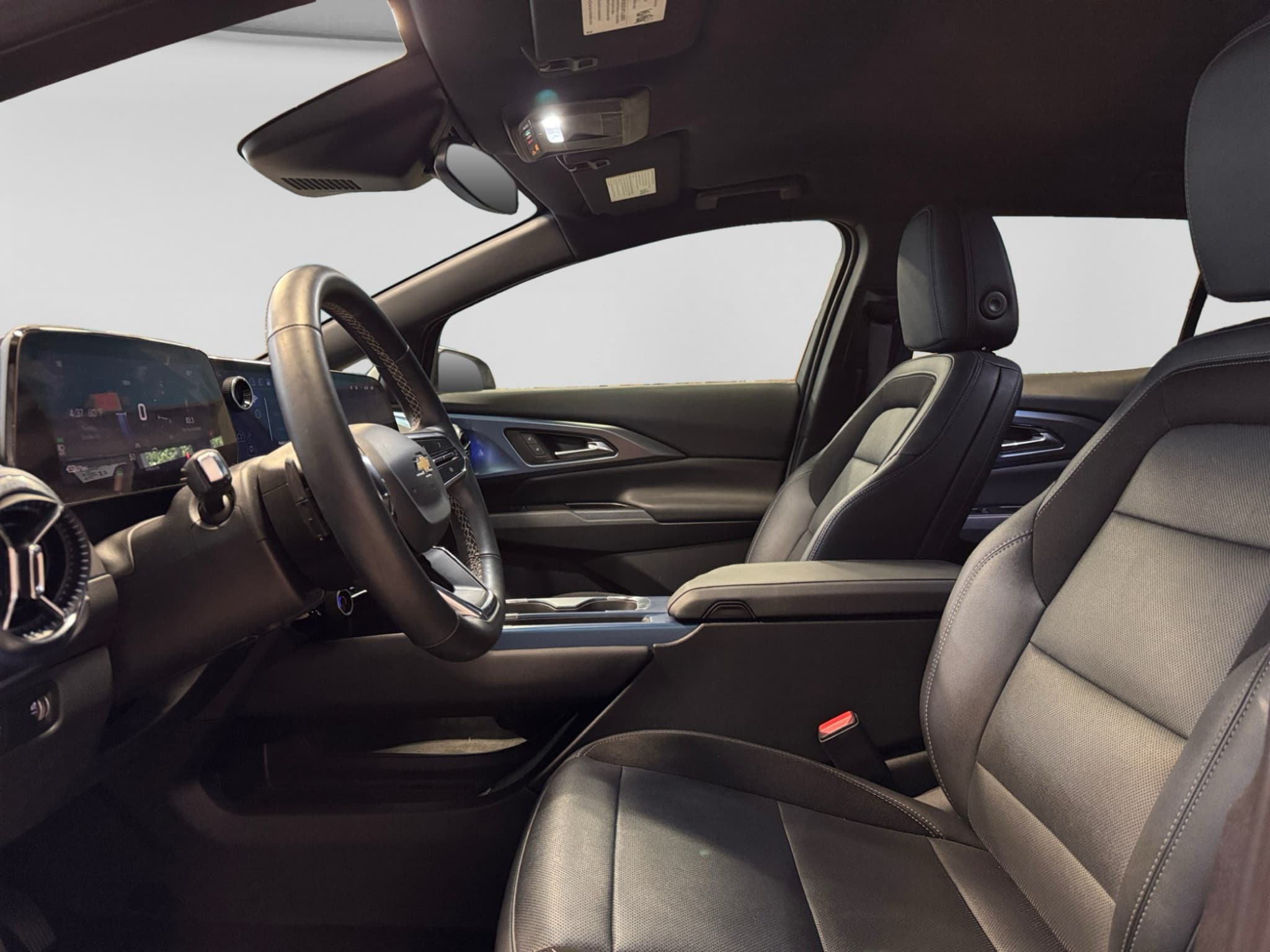 2025 Chevrolet Equinox EV view 16