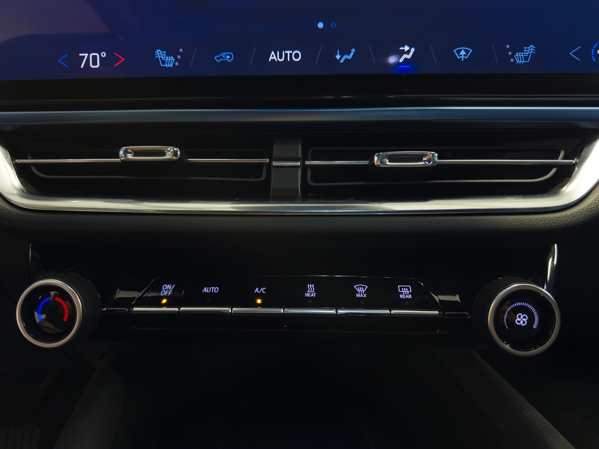 2025 Chevrolet Equinox EV view 14