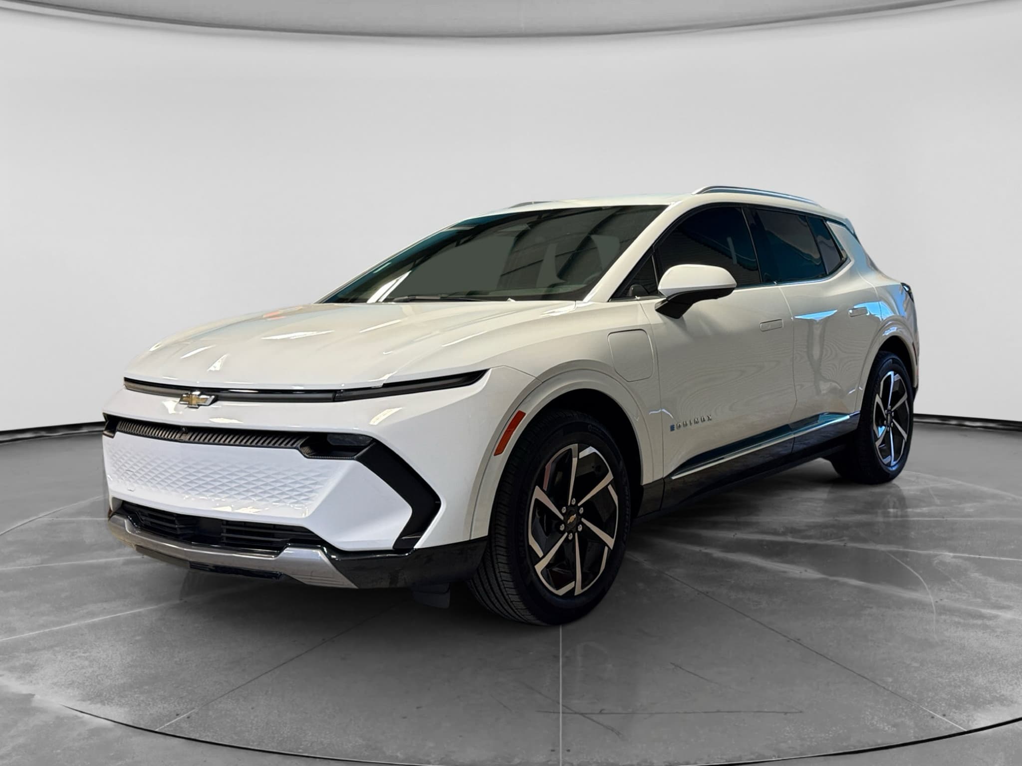 2025 Chevrolet Equinox EV view 1