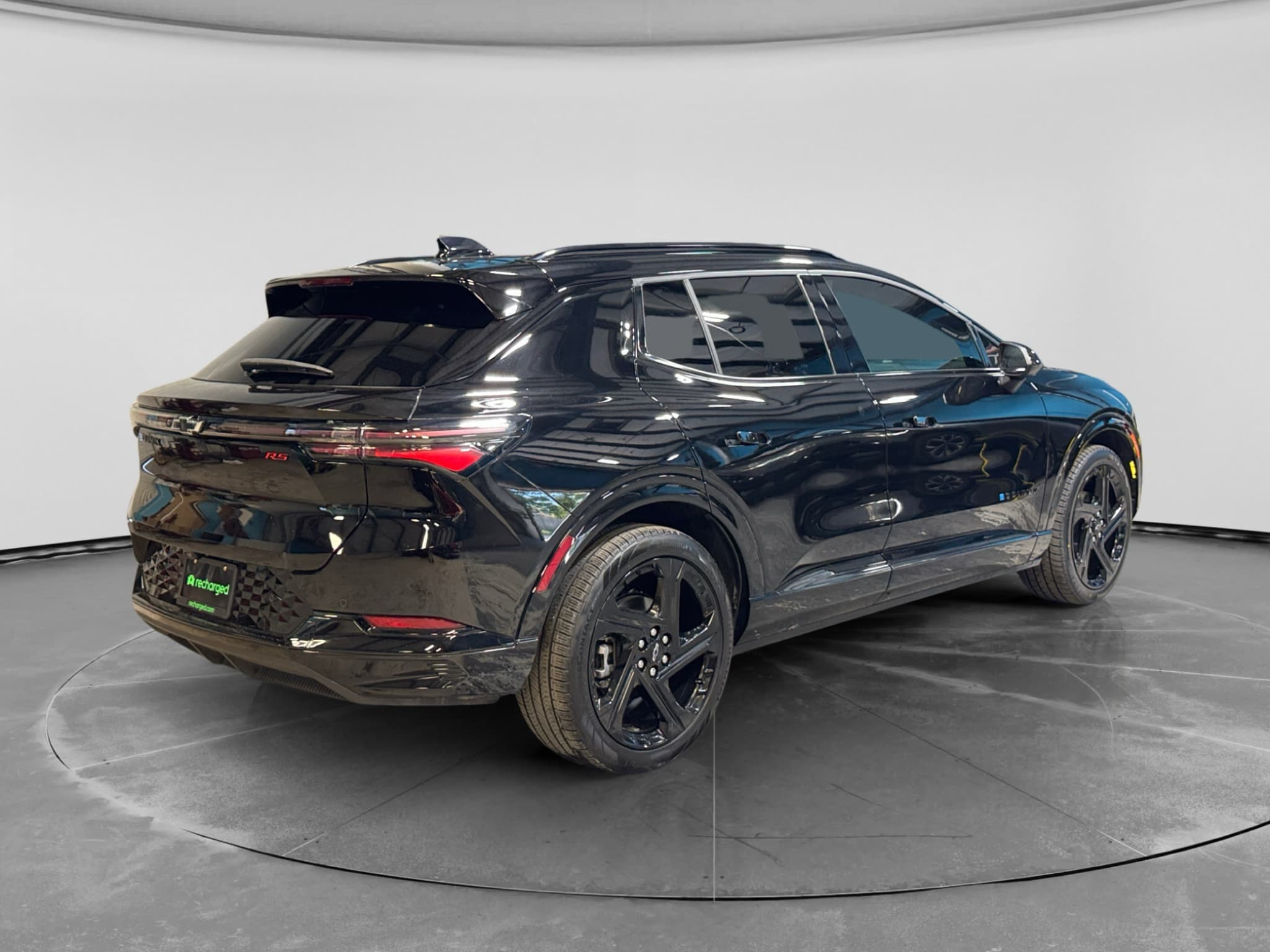 2025 Chevrolet Equinox EV view 3