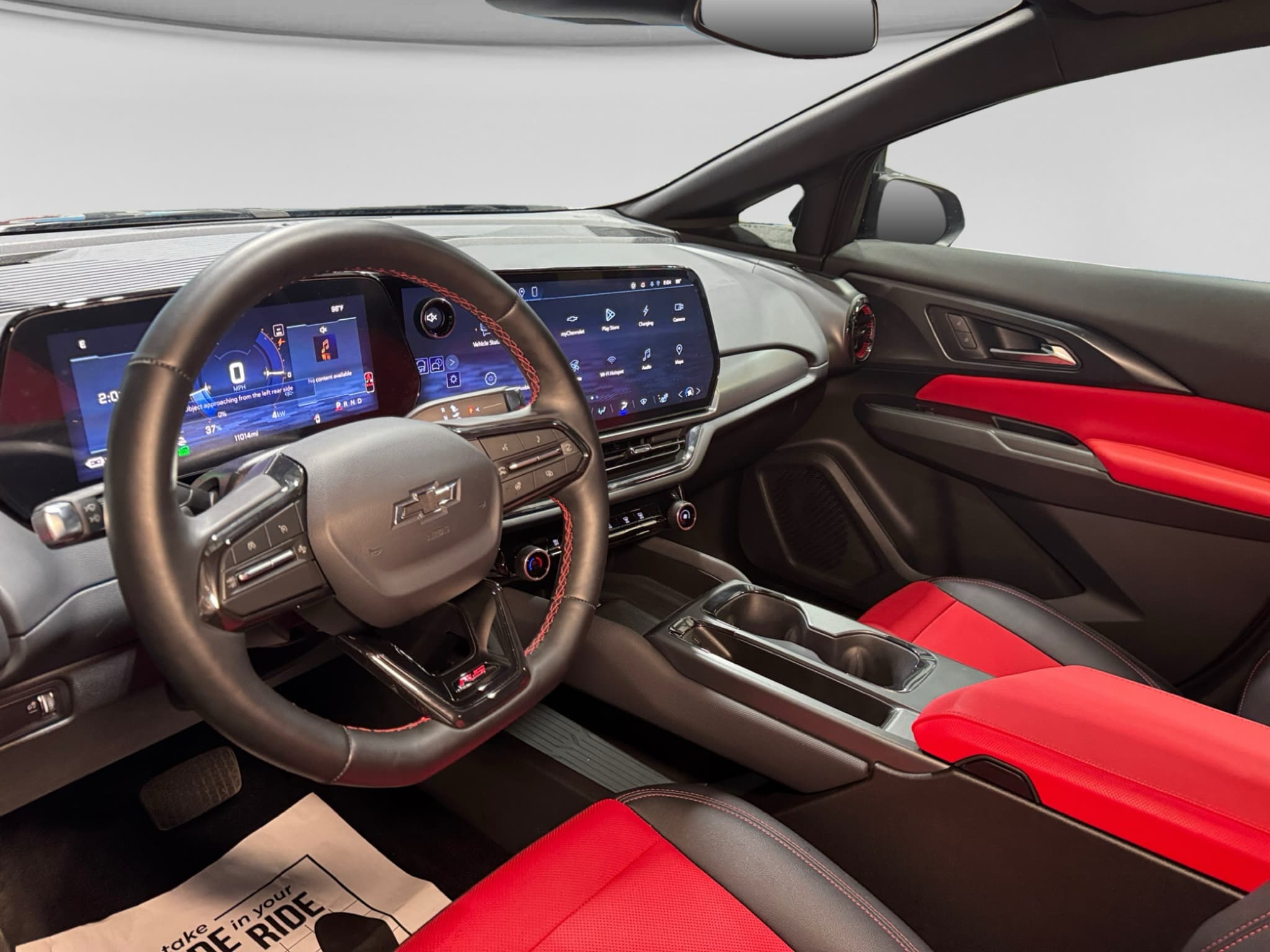 2025 Chevrolet Equinox EV view 18