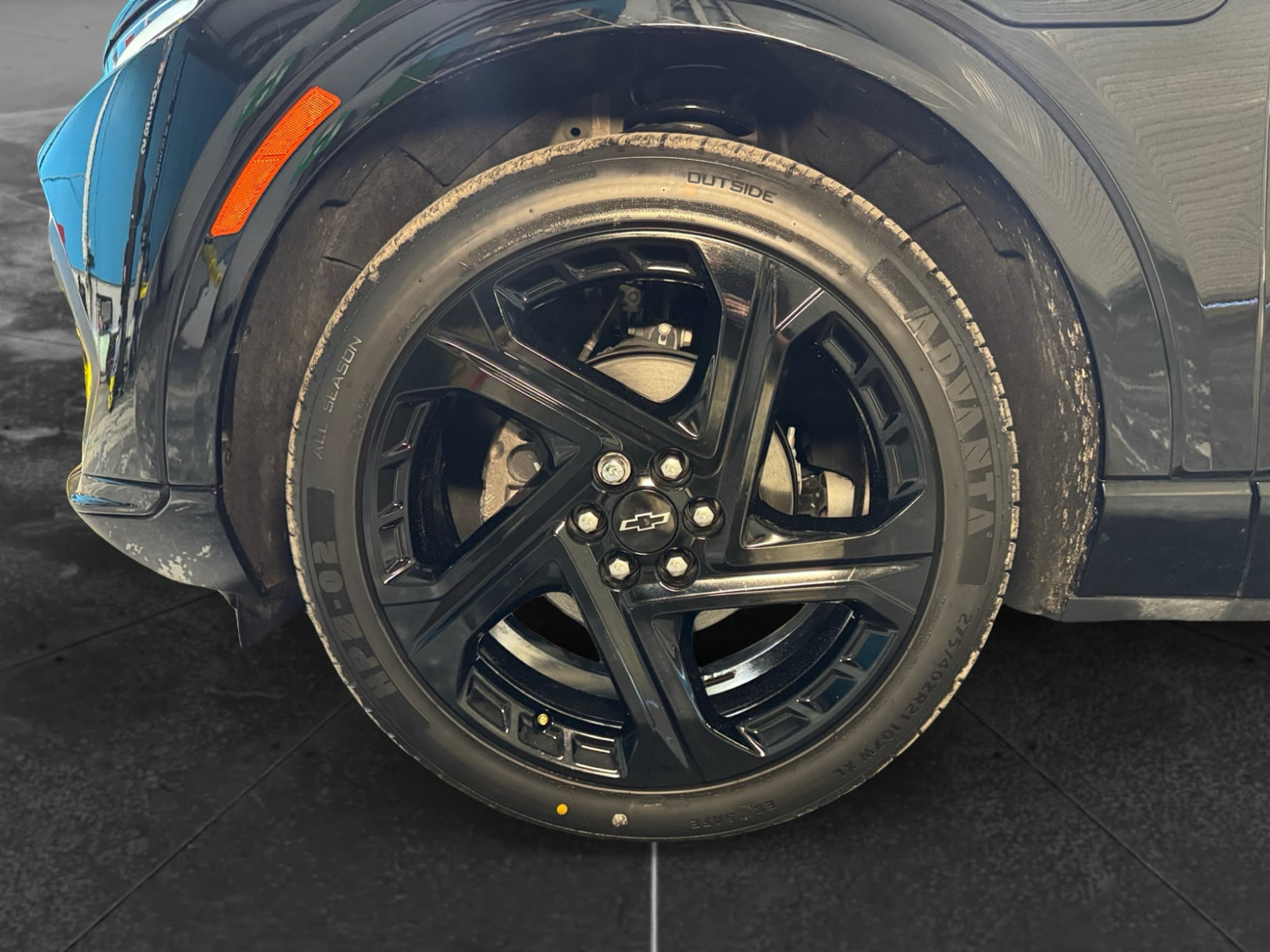 2025 Chevrolet Equinox EV view 29